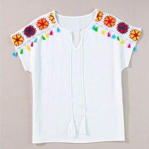 Short sleeved top with crochet squares